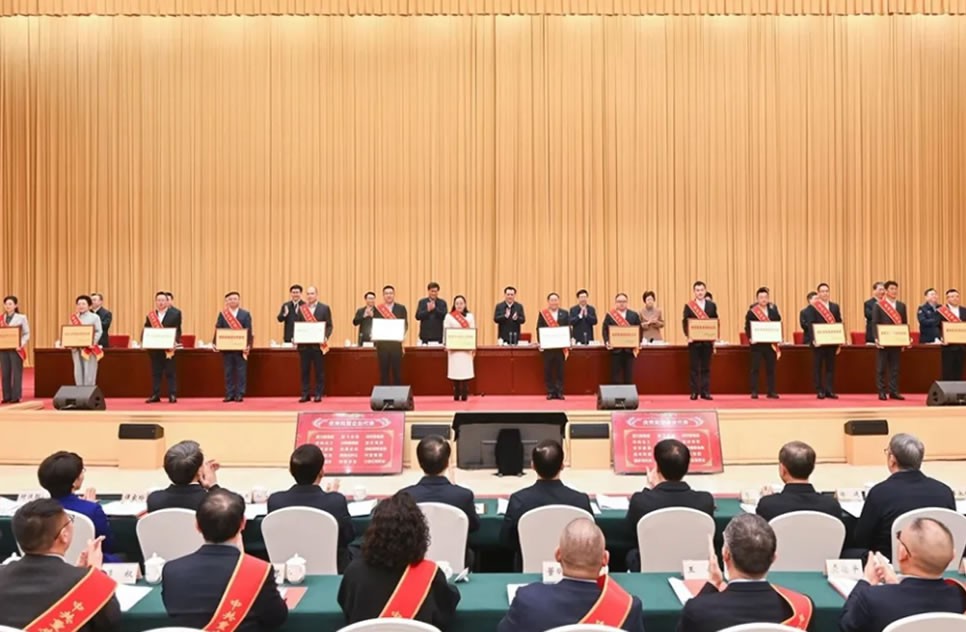 喜报 | 卡卡湾厅荣获“重庆市优秀民营企业”称号！